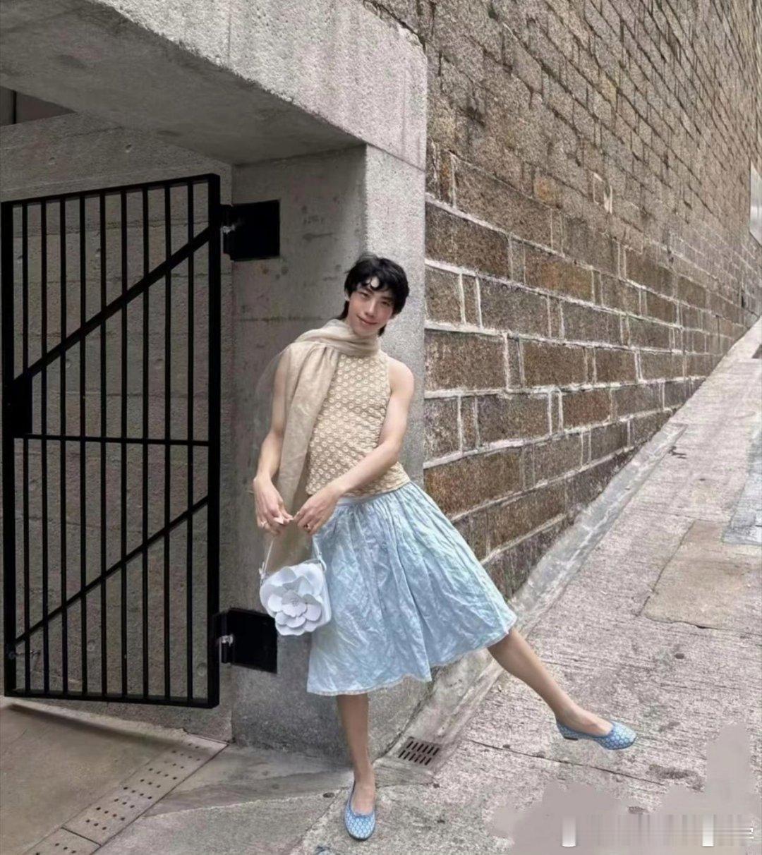 伊能静的儿子，这是走上了向佐的赛道​