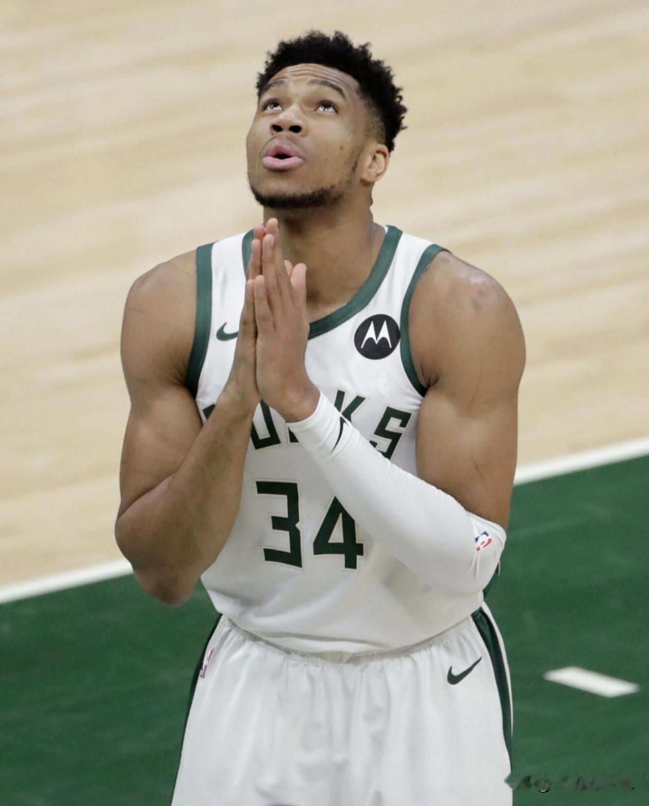 NBA现役大前锋实力前十！大家认同吗？1. 字母哥联盟第一大前锋。身体天