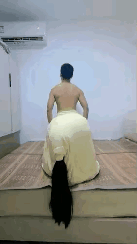 两个二货，表演的有模有样的！