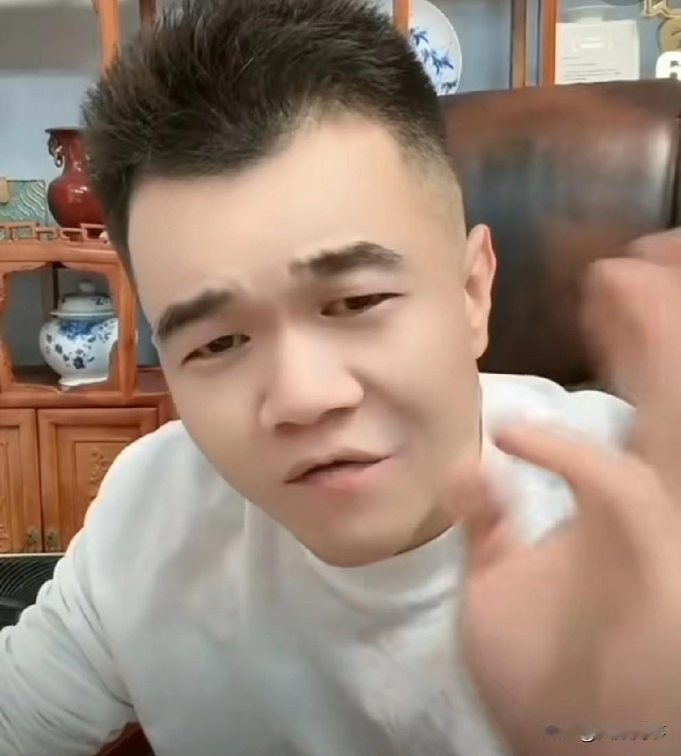 驴家小胖质疑辛巴因病退网！小胖质疑辛巴肺病，我想问一下8