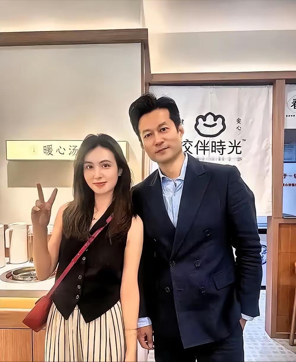 我今天才活明白一件事。那个在电视里演了一辈子霸道总裁的男人，谭凯，把北京的房子卖