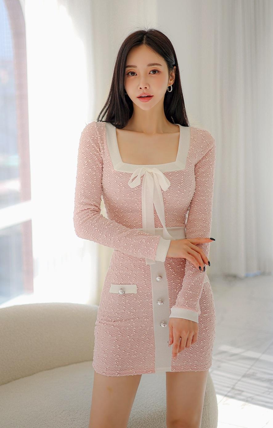 甜美粉色连衣裙真的能让人优雅气质满满！想把它穿得高级，有不少小秘诀。选裙子时，