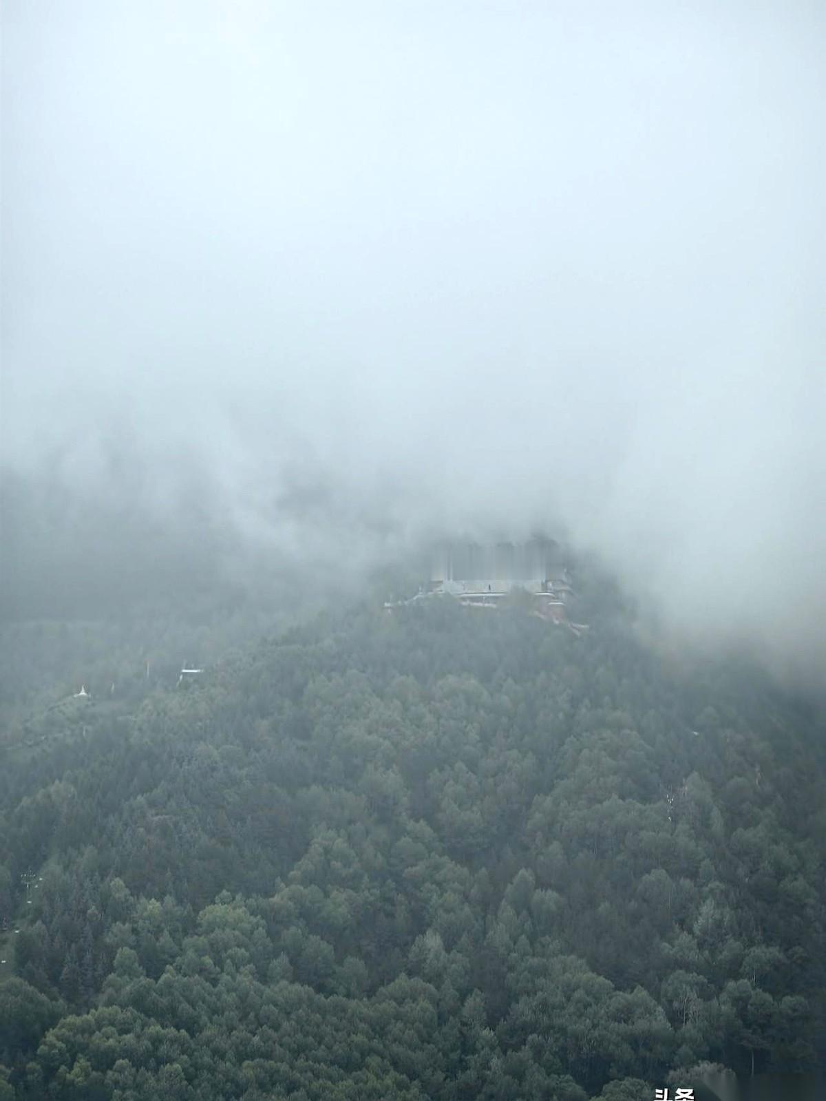 你以为千里之外的炮火，跟咱们没关系？去看看“北极熊”家里吧。后院的仓库、腹地的