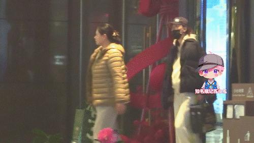 薛之谦高磊鑫疑似有了二胎。这才是真正的人生赢家。虽然薛之谦最近被连连上热搜，