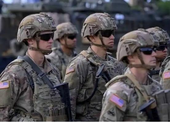 美军没有政委，却能把军队管得服服帖帖，这事儿听起来有点神奇。其实奥秘不在人身上，