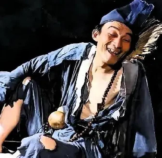 历史上的济公，本名李修缘，法号道济，是南宋时期真实存在的僧人，早年在杭州灵隐寺出