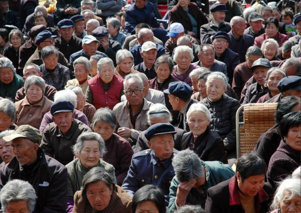 人口危机！死亡高峰与低生育率