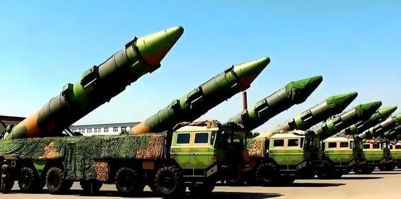 假如美国先对中国发射200枚核弹，中国有反击的能力吗？不夸张的说，没等他们