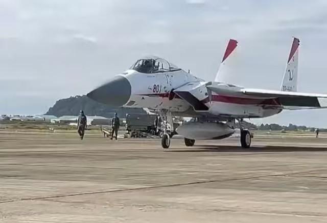 日本军机被照射了，这意味着日本的军机已经输了，至少电子战不行！很多人还没意识到一