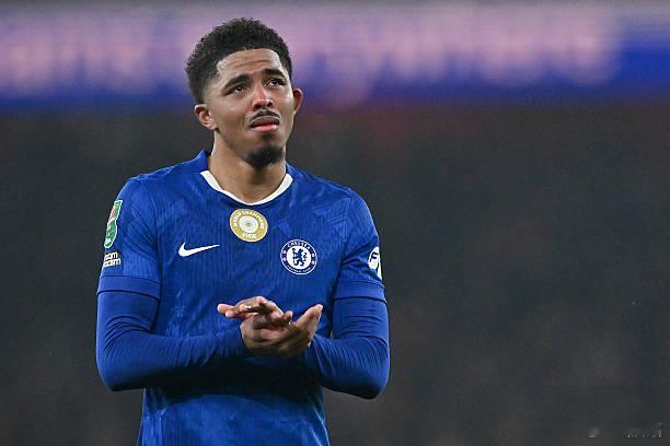 切尔西罗森尼尔在联赛杯半决赛次回合的策略没什么问题。首回合2-3落败，比分差距