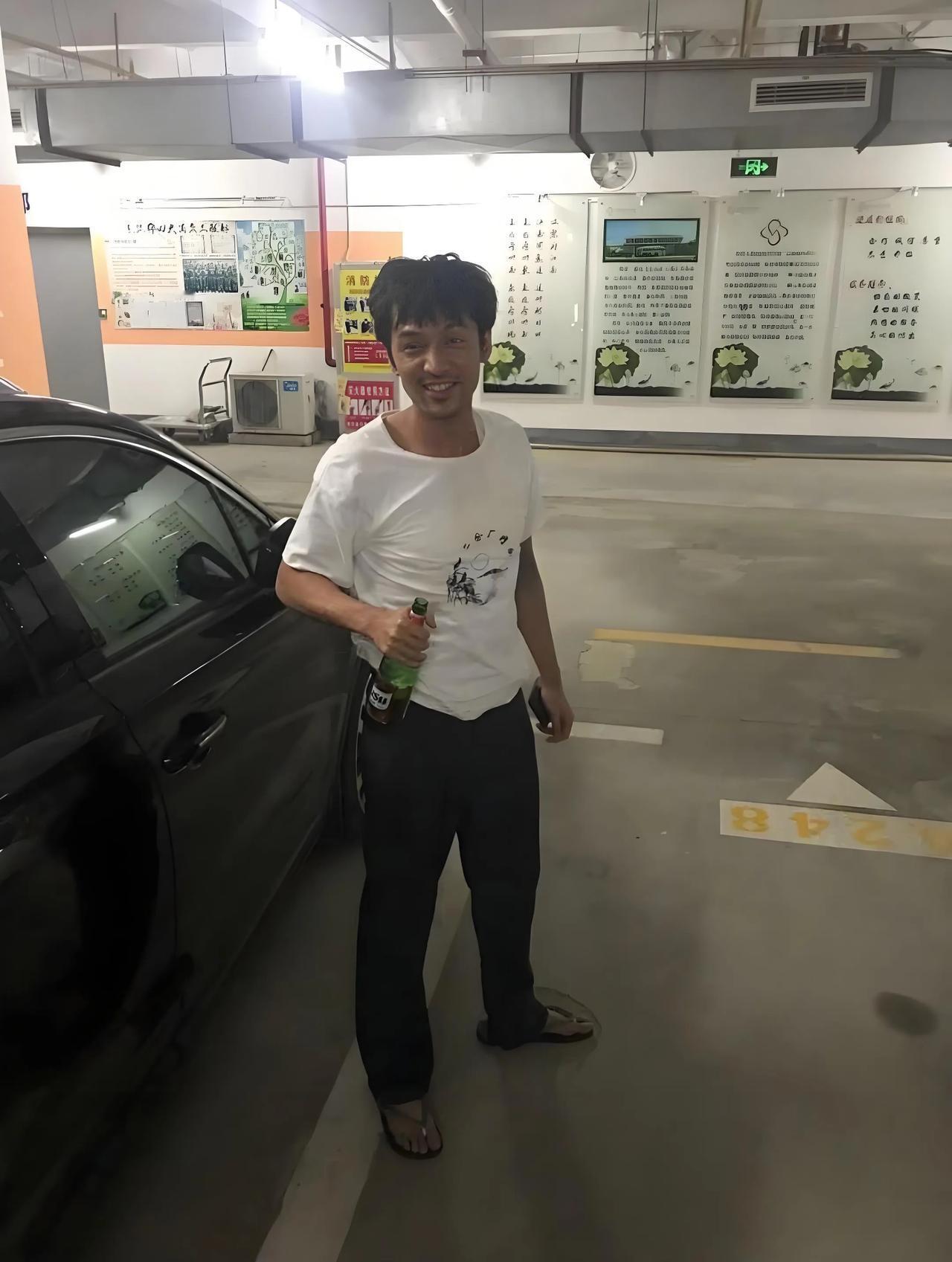 请问这是胡歌吗？1米83的个头怎么看起来那么矮？