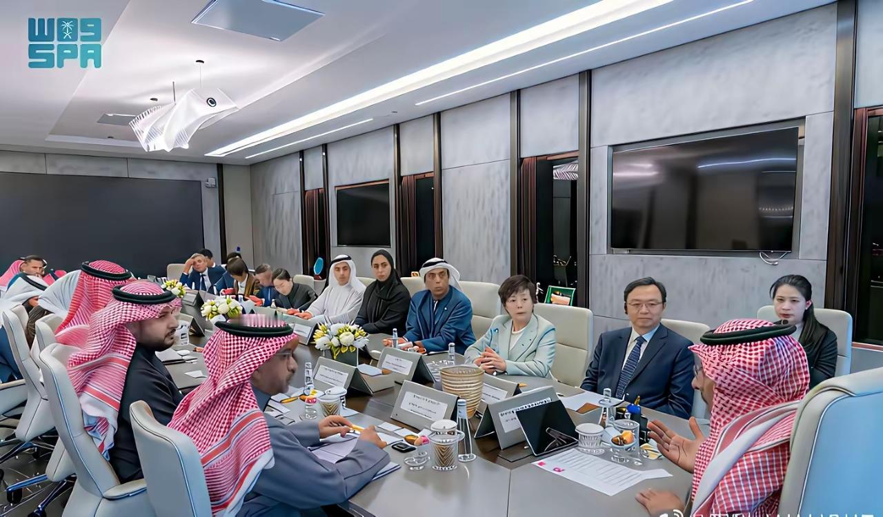 沙特押注比亚迪的这笔账，你算过吗？一个电动汽车销量占比刚过1%的市场，却迎来了全