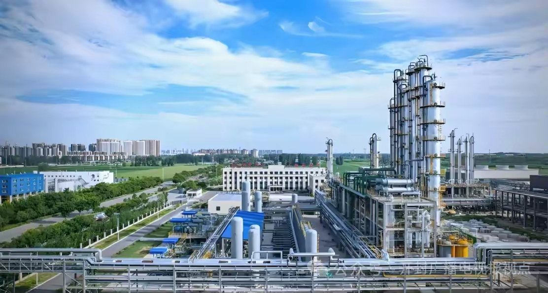 霍尔木兹海峡航运受限！甲醇+化肥供需紧张，化工5大核心龙头受益1. 核心事件：霍