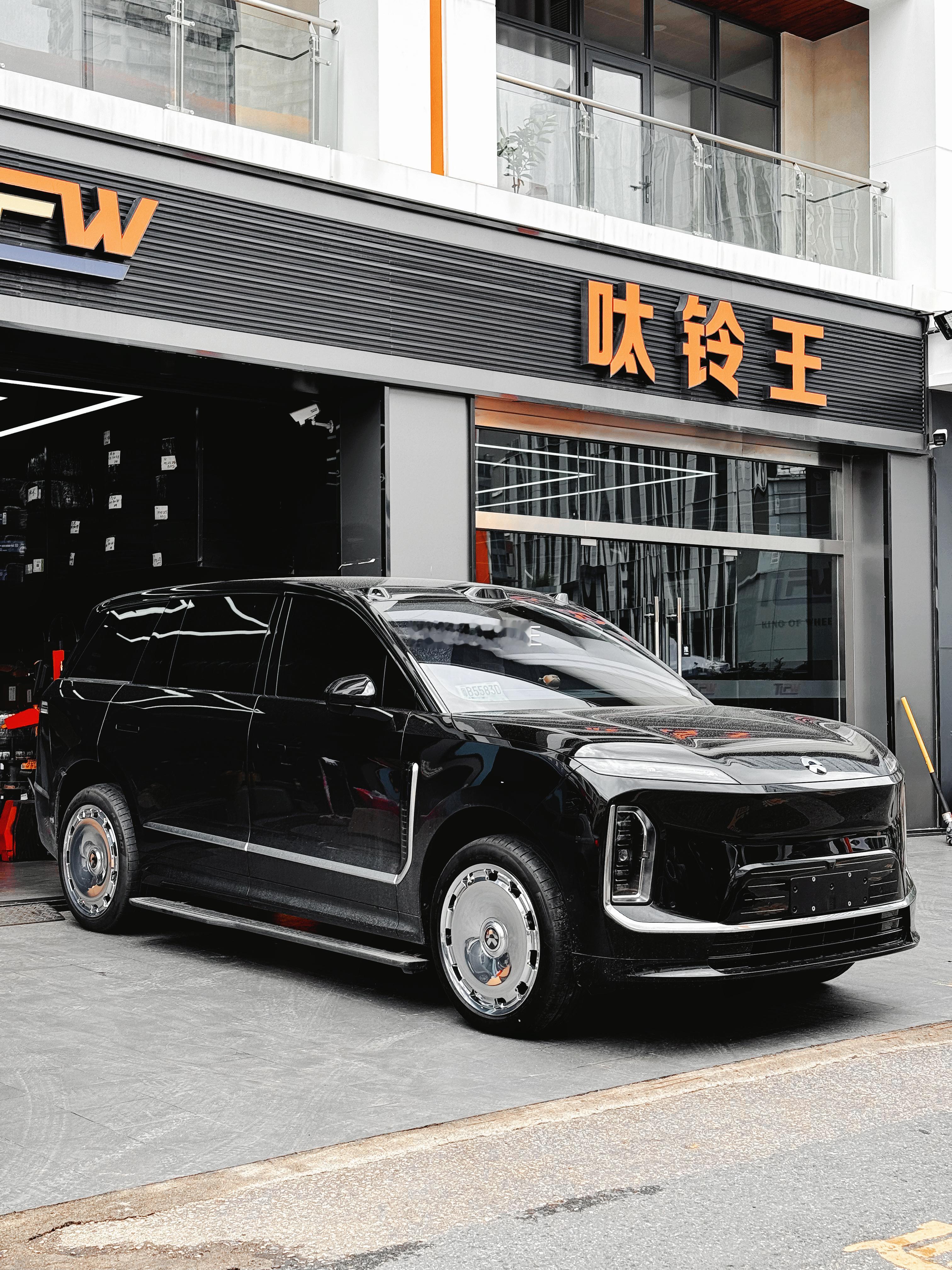 最近最热门的车型：蔚来ES9、今天的装车案例分享：大饼轮毂、TLFW单片定制