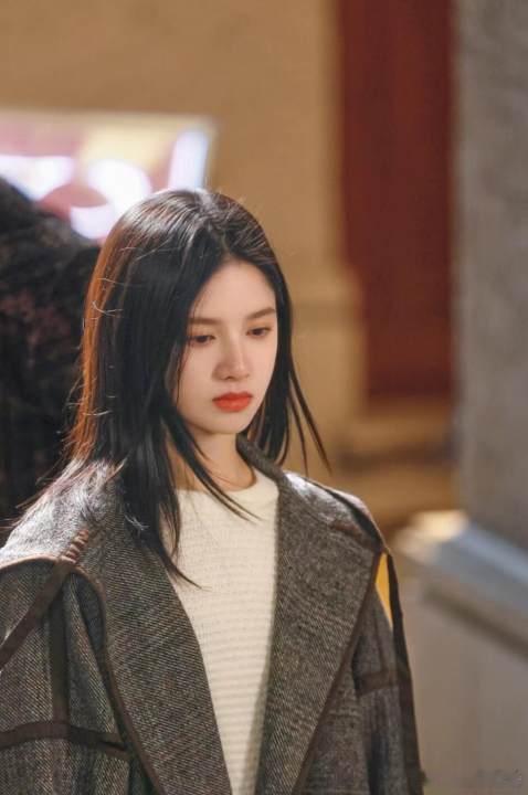 张婧仪回忆坐在地上爆哭让张婧仪爆哭的事是什么那次坐在地上失控落泪的经历，成为张婧
