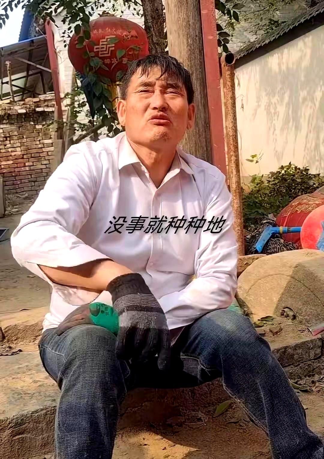 朱楼村歌唱家朱之文坦言：今年的商演越来越少了。他2011年站上《星光大道》的舞