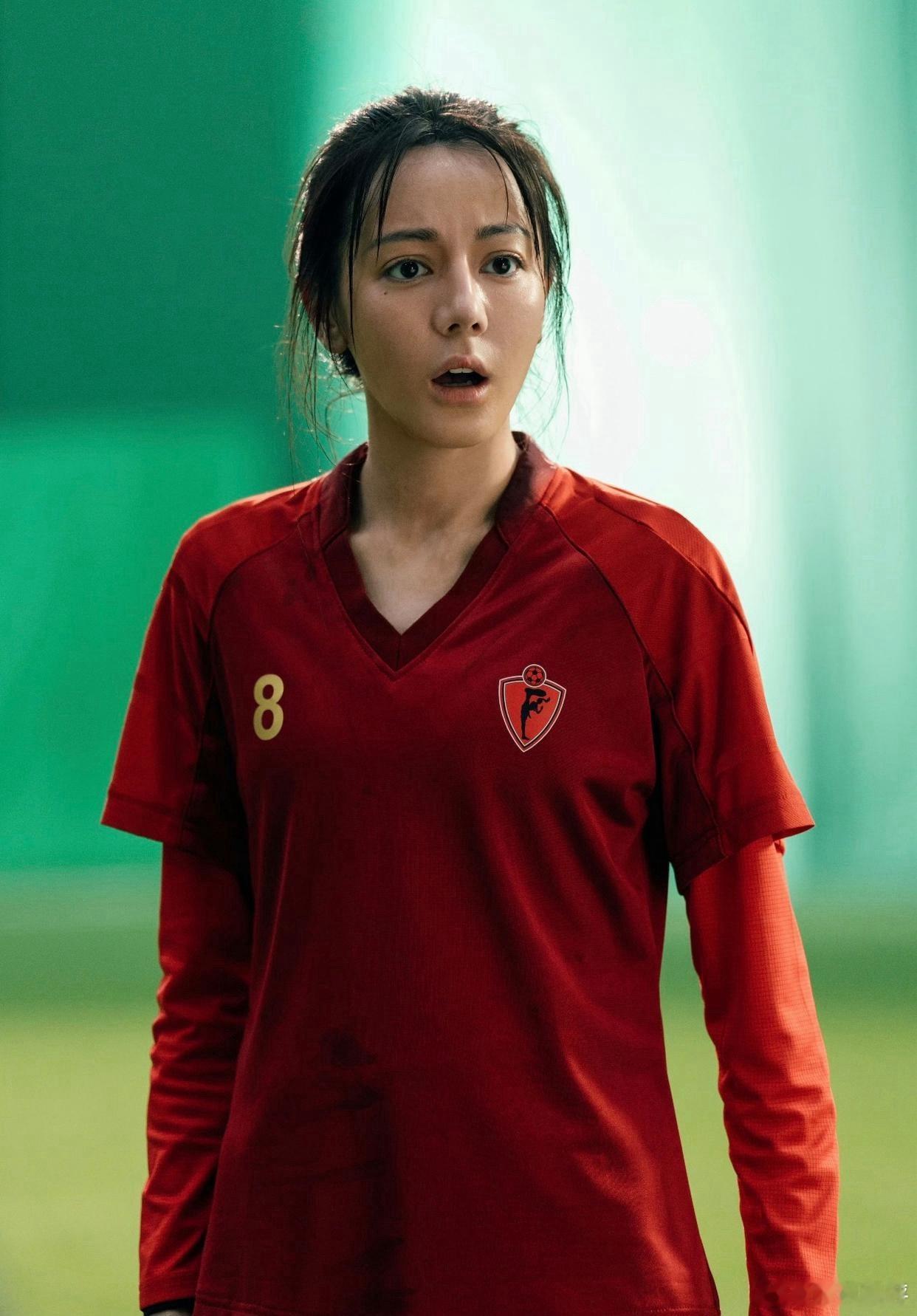 1.迪丽热巴在新电影里就没有形象可言，一整个放飞自我，导演是真的很欣赏，后续还安