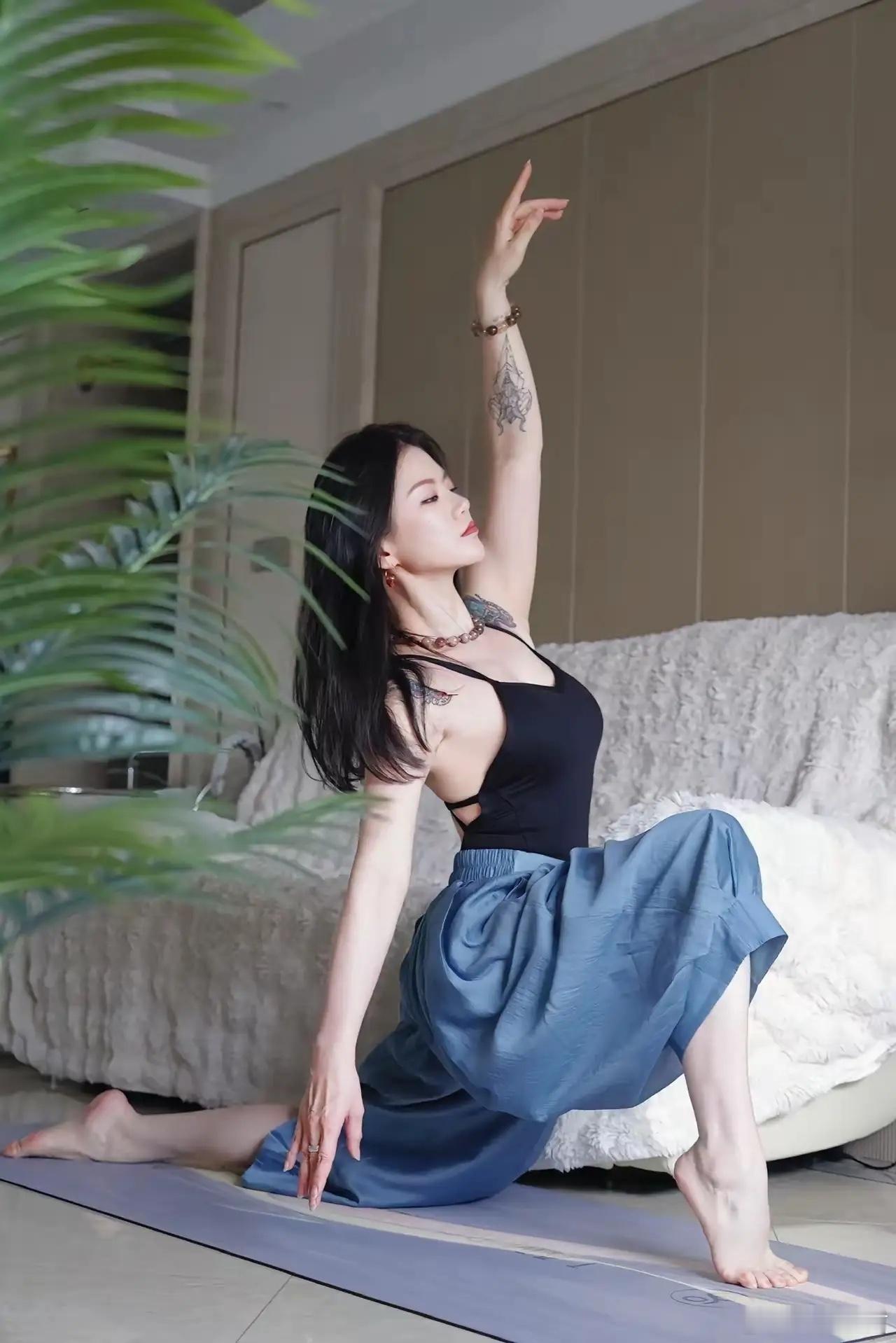 追女人的十个好方法———1．追寡妇，善待其儿女。2．追离婚女，多聊倾听过去事。3