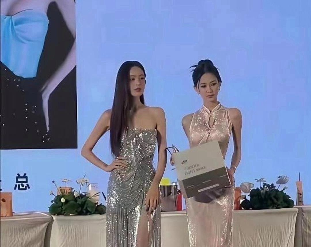 头一回见到素人身材比古力娜扎还顶…腰臀比和曲线真的太重要了。​​​