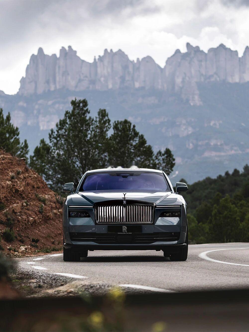 电动车的终极车型-劳斯莱斯BlackBadge闪灵