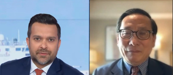 南海裁决是张废纸那英国记者，脸都快憋红了，质问中国学者高志凯：“难道
