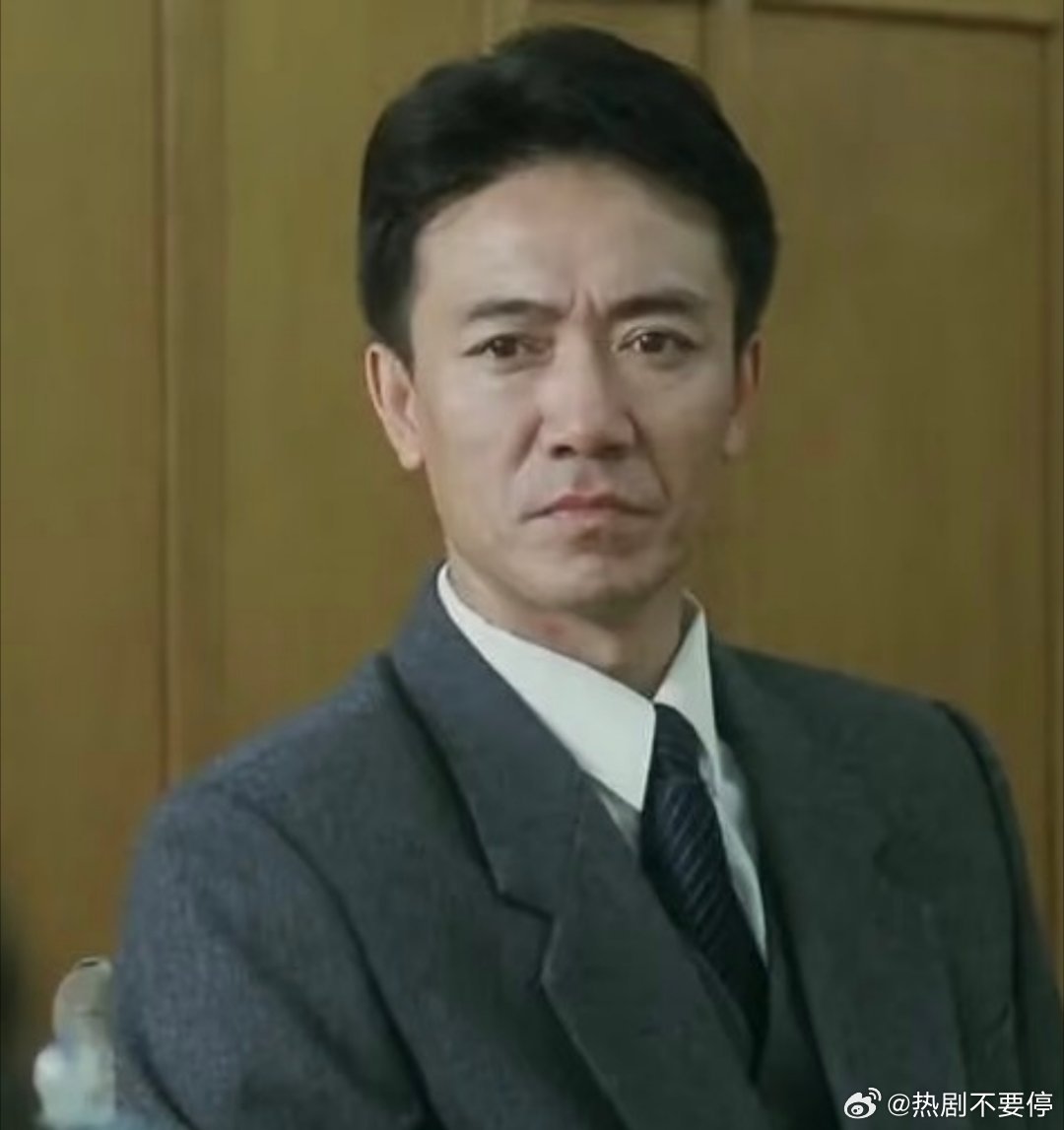 现在发现，李幼斌的长相很抗老，老了也能帅得很依旧李幼斌法拉利老了会变成意大利炮