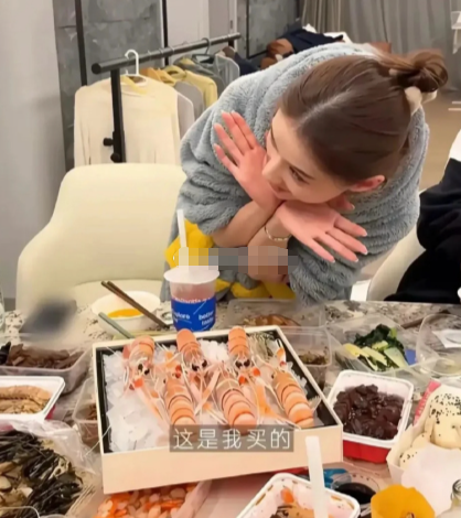 你以为她在炫富，殊不知这其实是人家的日常​​​