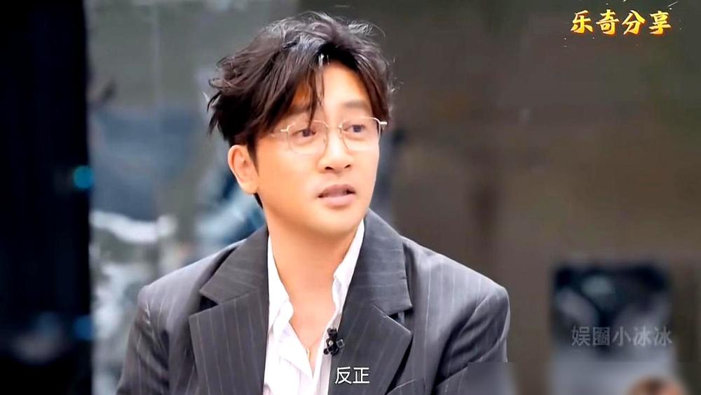 苏有朋，一个50多岁的人，硬是把内娱这块遮羞布给扯了。演唱会场场爆满，全开