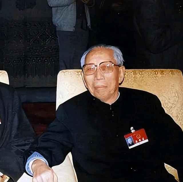 1991年，一个地主坐了40年牢，出狱后第一件事，就是托人给国家副主席王震写信：