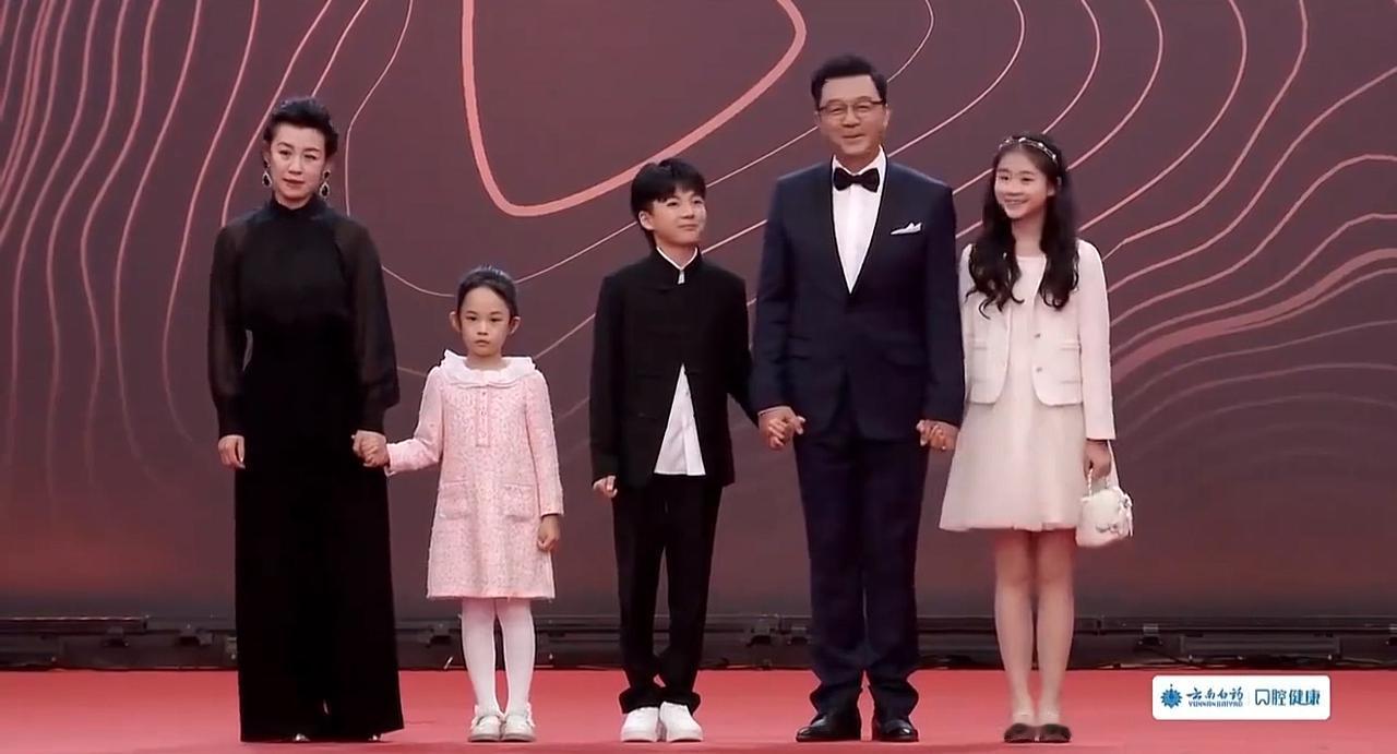 演员刘琳说：她一直特别想当妈妈，35岁开始备孕第一次怀孕，胎停了，隔了一年第二