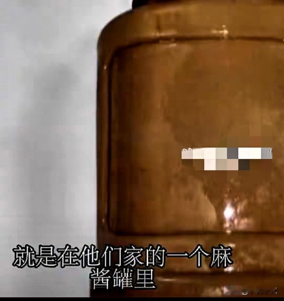北京女子再婚，让女儿家破人亡，一罐麻酱引起警方注意近日，家住北京的小陈跟自己妻