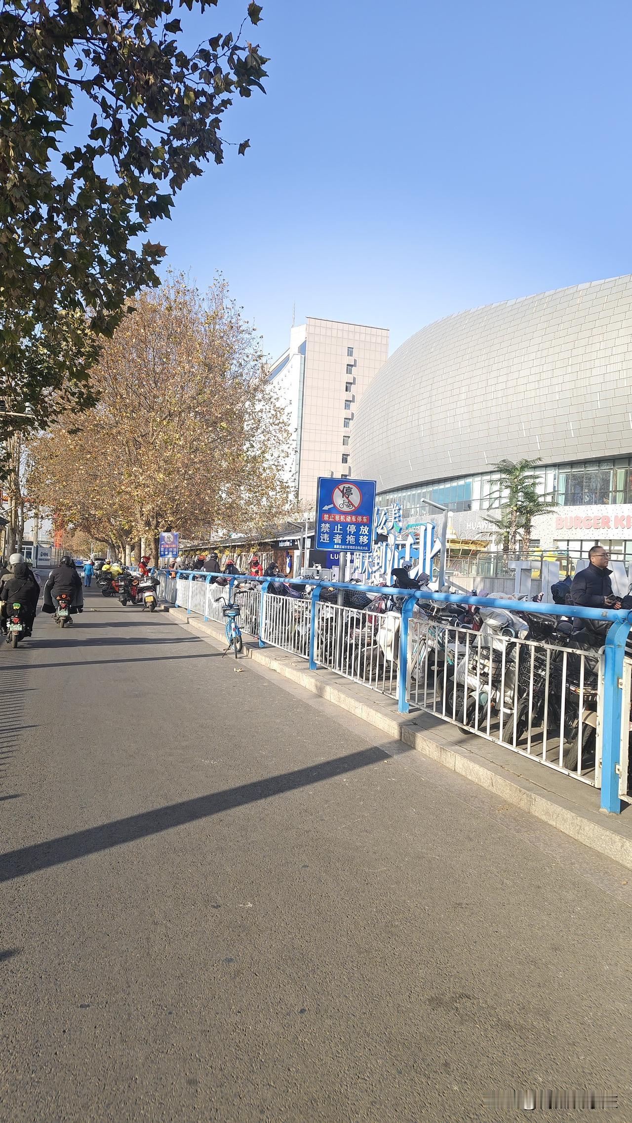 石家庄人，出门就喜欢骑电瓶车？错，主要是公交车，地铁，不方便！我的上海同事，