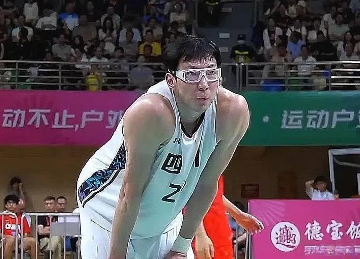 王博真急眼啦！众所周知，全运会四川男篮买来了一支最强“雇佣军