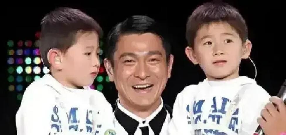 当年香港那帮狗仔在朱丽倩家门外死死蹲了三年，长焦镜头恨不得怼到窗户玻璃上，就等着
