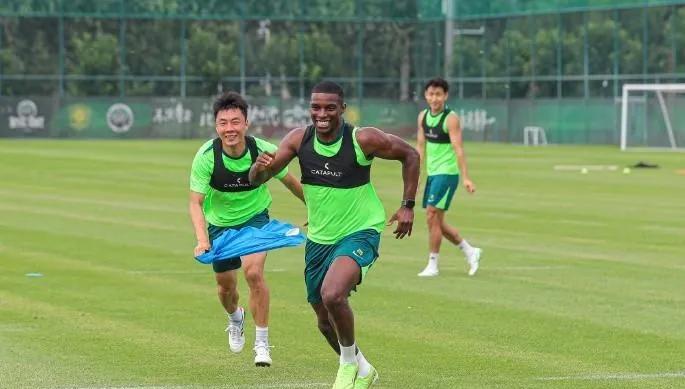 申花俱乐部答应不了！根据媒体爆料北京国安俱乐部下达目标！下一轮主场要击败申花巩固