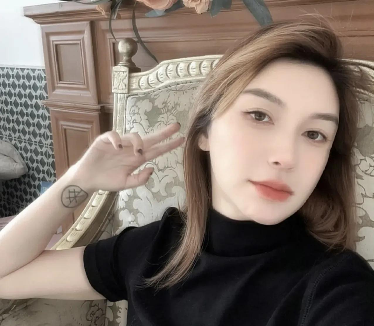 玩火者必自焚，李雨桐被北京朝阳分局行政拘留。她把自己玩进去了李雨桐因曝光薛之谦