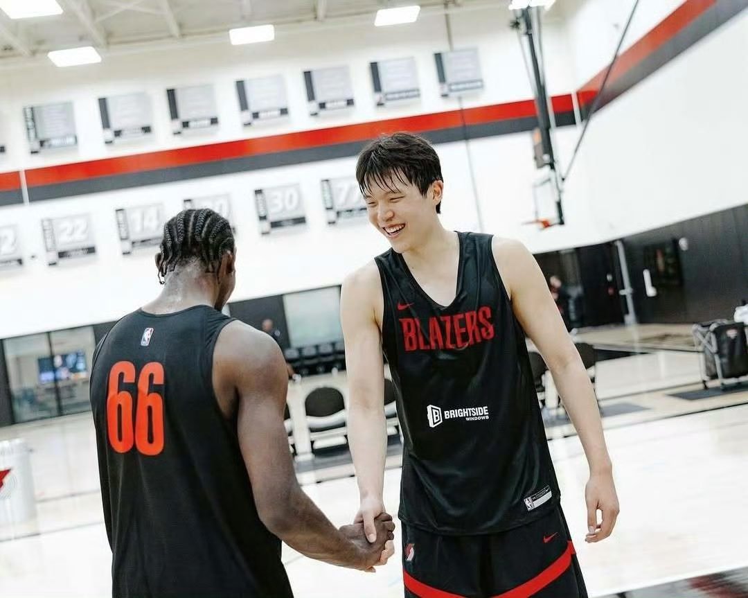 NBA官方宣布已经有50名球员退出今年的NBA选秀，退选截止日是6月15日，大学