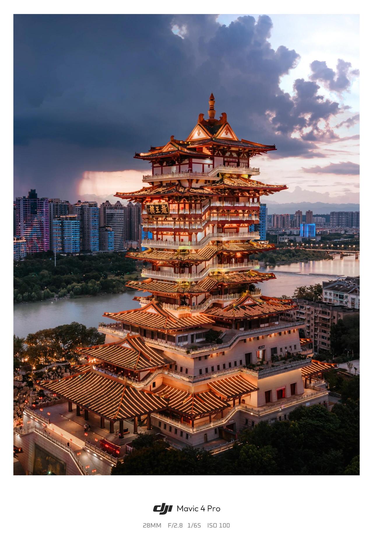 说实话，绵阳越王楼，其实比岳阳楼更值得专程前往。世人都熟知江南三大名楼声名远扬