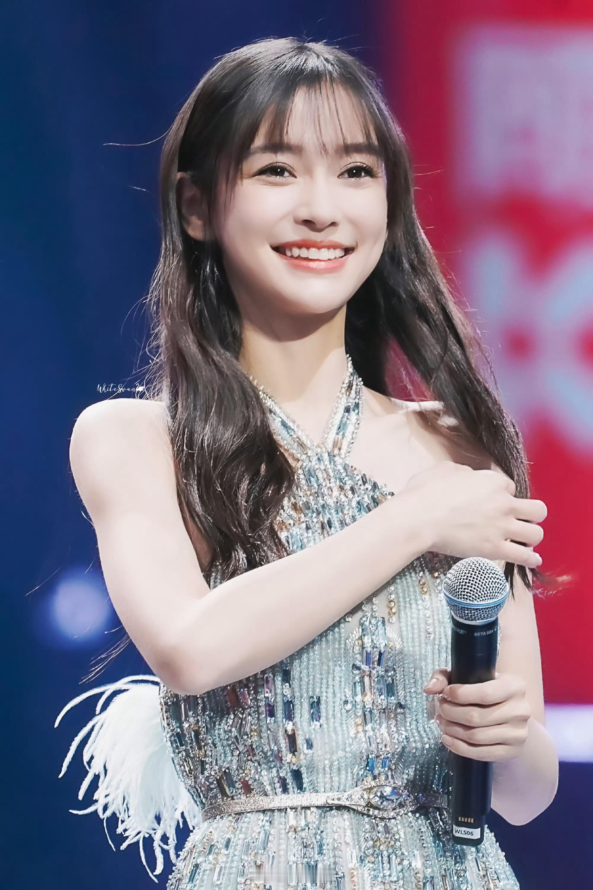 angelababy|杨颖有些话太重了落在太轻的年纪里就会砸坏些什么也许