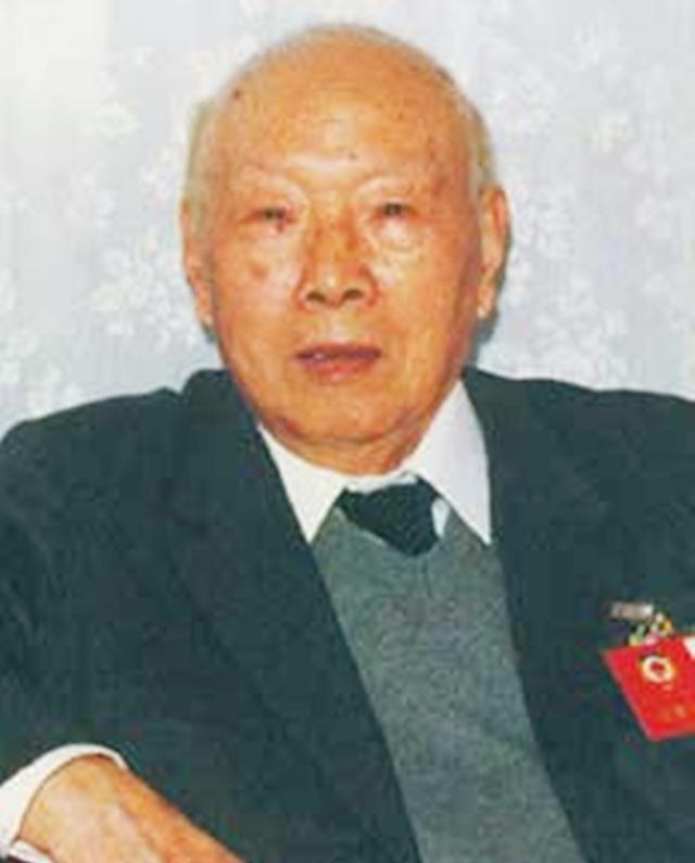 1985年，陈赓的遗孀傅涯赴美探亲，偶遇一位落魄老人。临走之际，老人猛然拉住她的