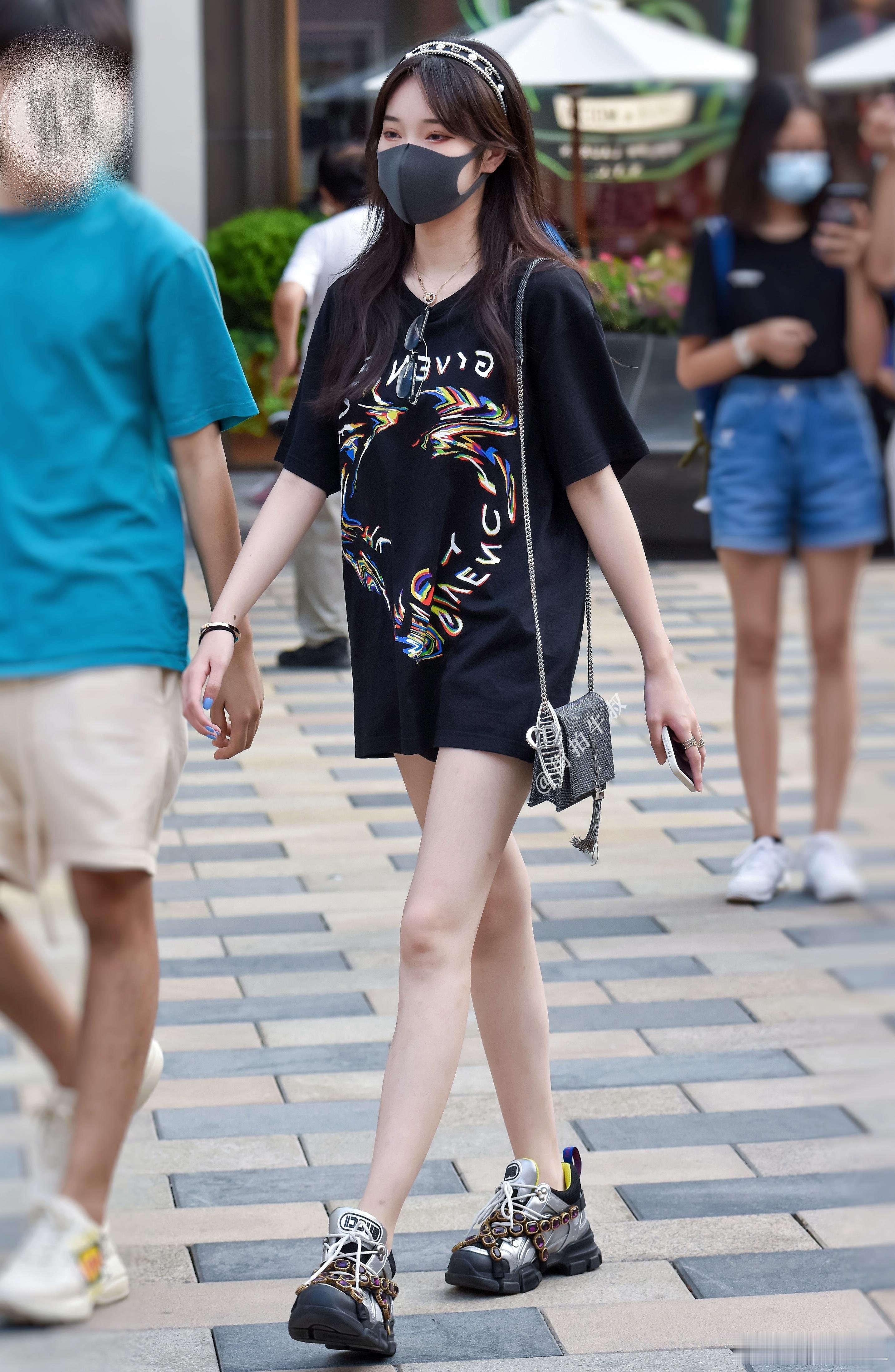 炫酷的字母印花T恤