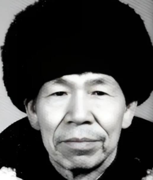 2009年，四川一104岁老农离世，子女收拾父亲遗物时，却吓了一大跳，父亲