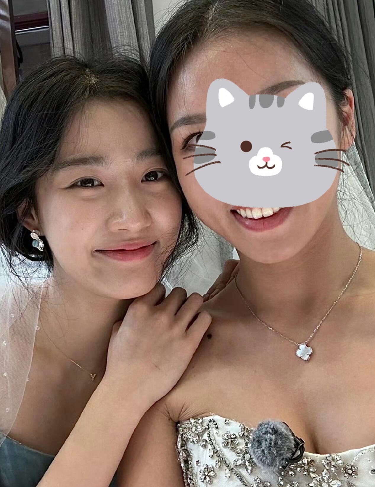 卢昱晓的伴娘照好萌