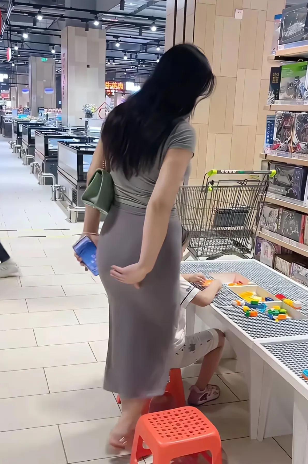 这身材一看就不健身，太胖了吧[捂脸哭]