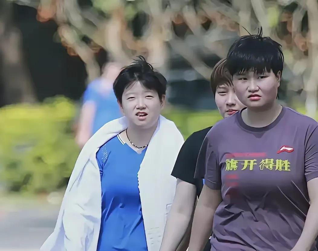 莎莎在成都脱了一层皮，你们还记得莎莎刚来成都的时候，是啥样的吗？看前三幅图
