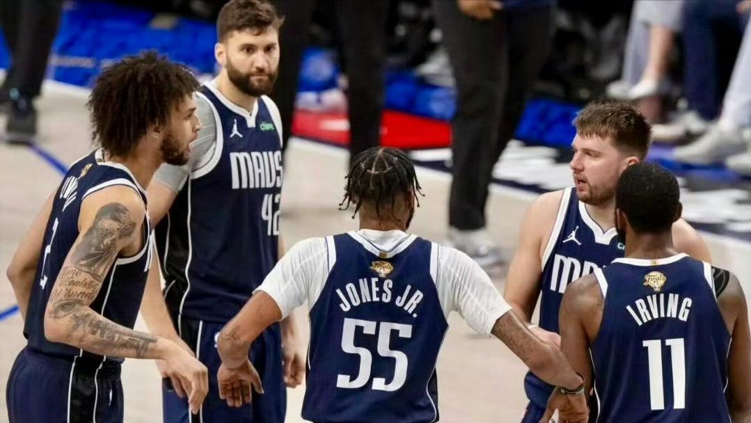 近五年NBA最让人看不懂的七支球队，第一名差点儿把家底败光。 有些球队输球，