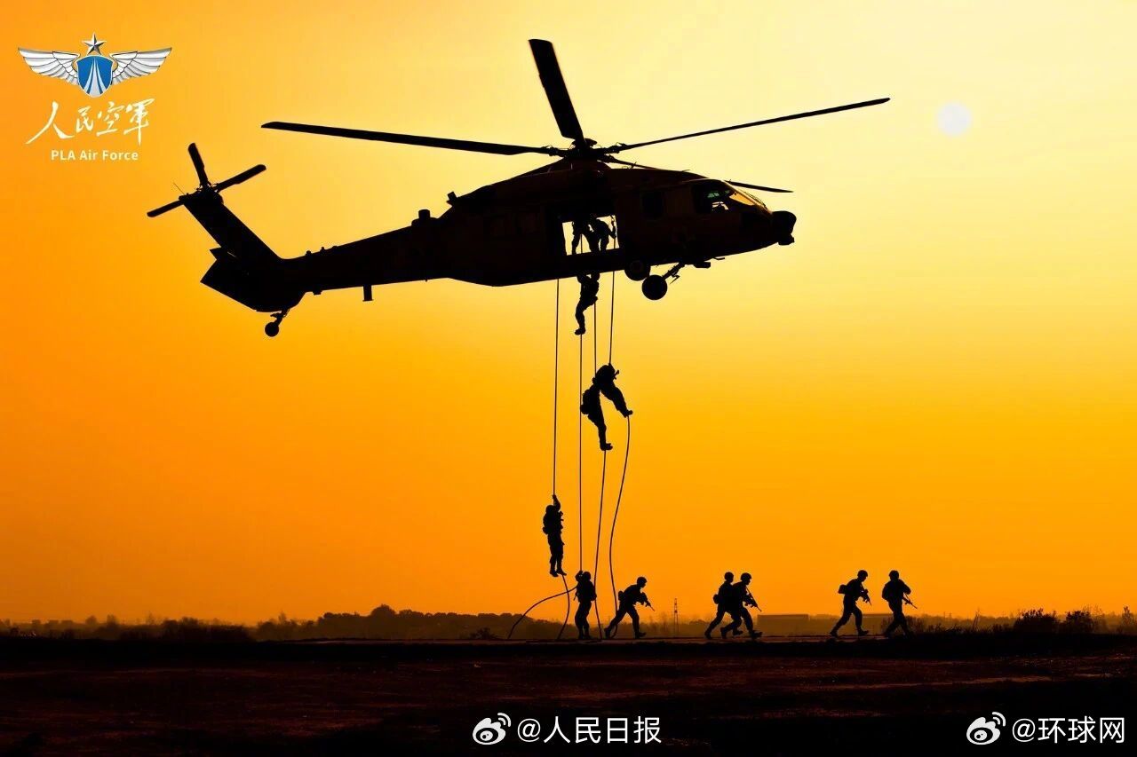 【今天，一起传递：#祝中国空降兵76岁生日快乐#】抗震救灾，他们在！抗洪抢险，他