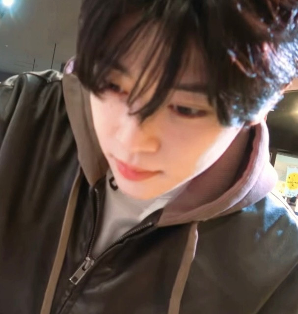 眼前自动浮现兔耳和蝴蝶结