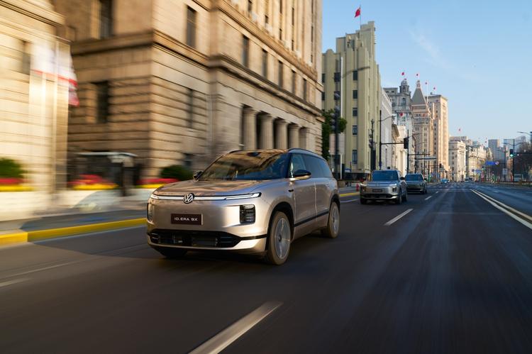 车市大势已定，不出意外的话，2026年车市将出现3个拐点:1、政策断奶、技术淘