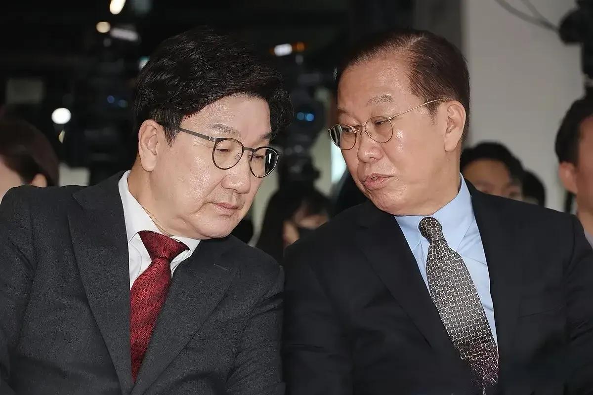 同样是辞职，但“两权”的现状有天壤之别？国民力量监察委宣布：拟对前紧急对策